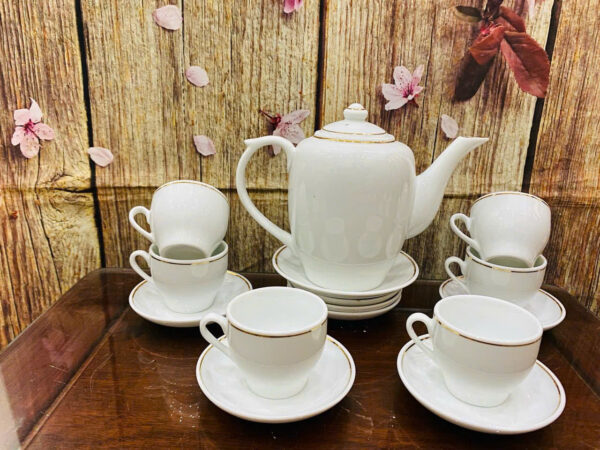 mẫu ấm chén trắng kẻ viền vàng - Hình ảnh 3