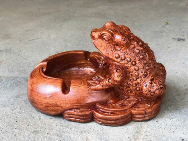 Gạt tàn cóc gỗ hương