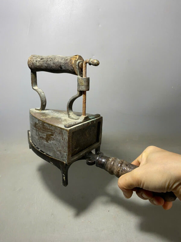 BÀN ỦI TAY GỖ XƯA - Hình ảnh 9
