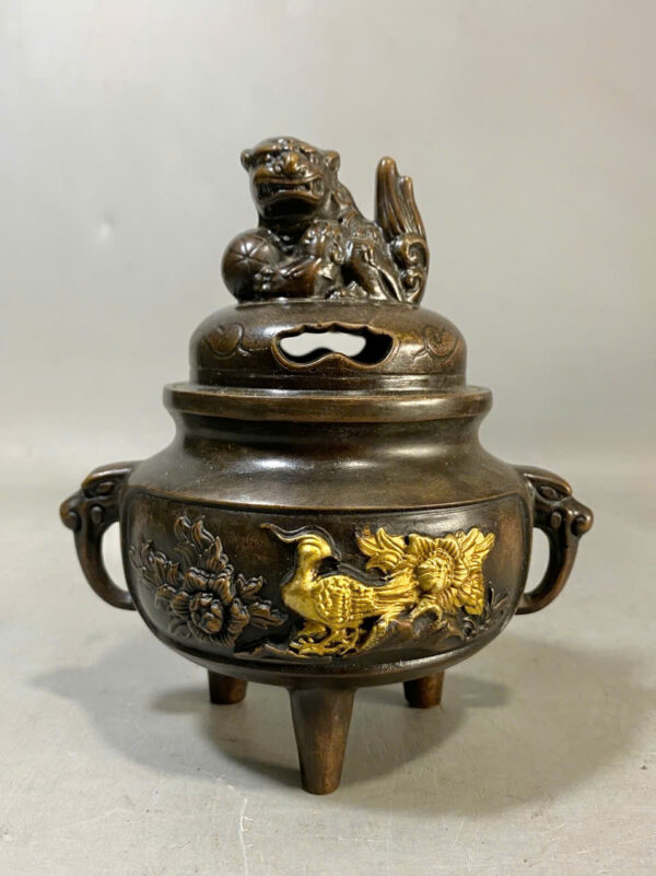 LƯ TRẦM PHỤNG HOÀNG