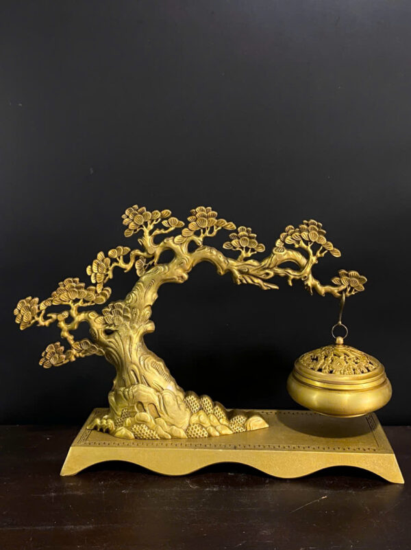 THÁC TRẦM TREO CÂY TÙNG