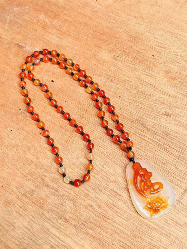 Dây đeo cổ chalcedony