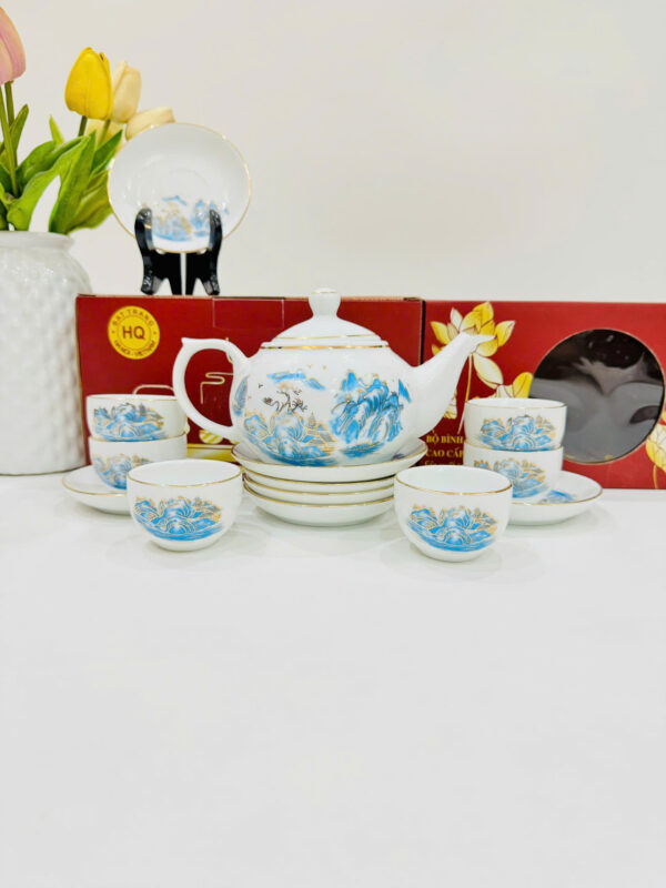 Ấm chén sơn thuỷ