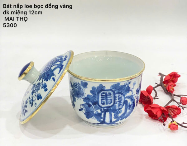 Bát nắp loe bọc đồng vàng