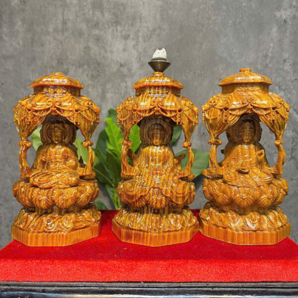 Tam thế phật gỗ huyết long