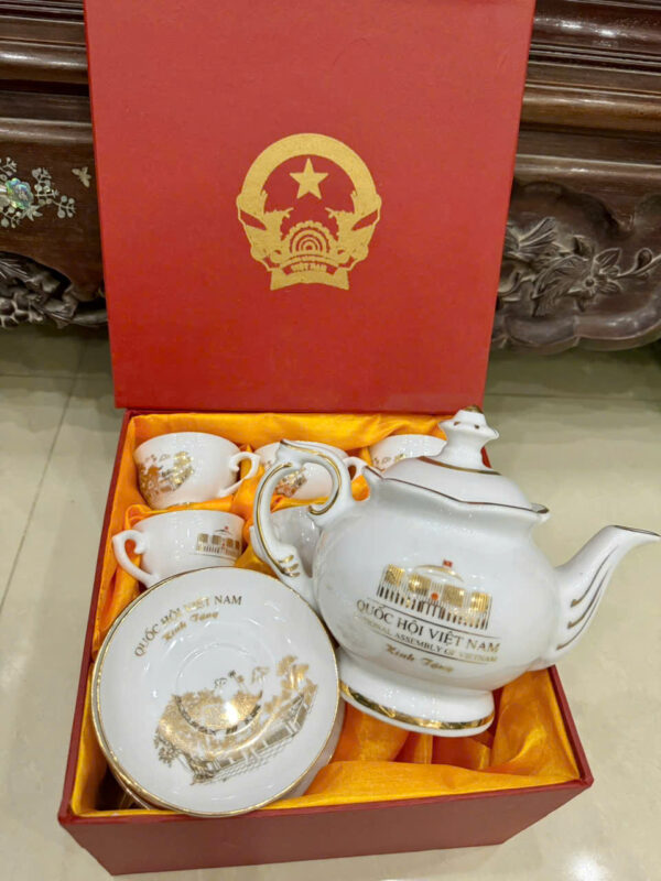 Ấm chén Quốc Hội Việt Nam - Hình ảnh 2