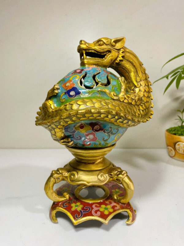 TRẦM NHẤT LONG MINH CHÂU
