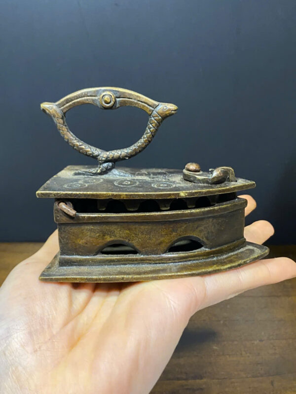 BÀN ỦI MINI ĐỒNG CŨ