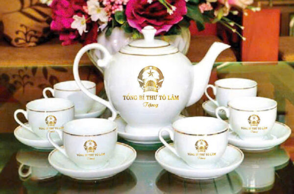 ấm chén in  bác Lâm