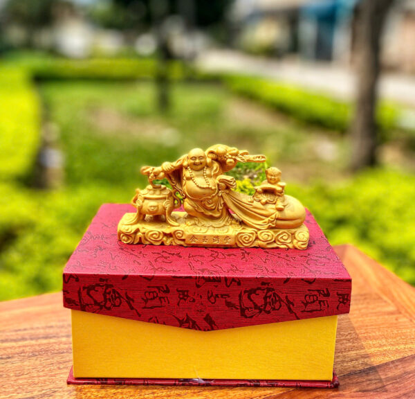 Di Lặc kéo bao