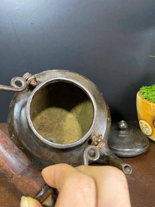 ẤM ĐỒNG CŨ chữ xưa - Hình ảnh 6