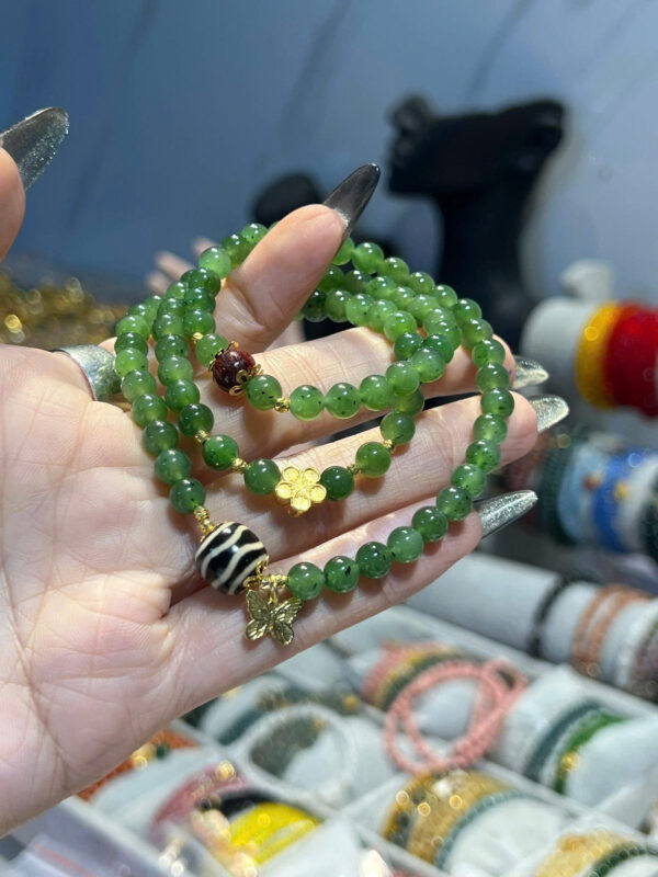 Chuỗi ngọc bích mic cham vàng - Hình ảnh 2