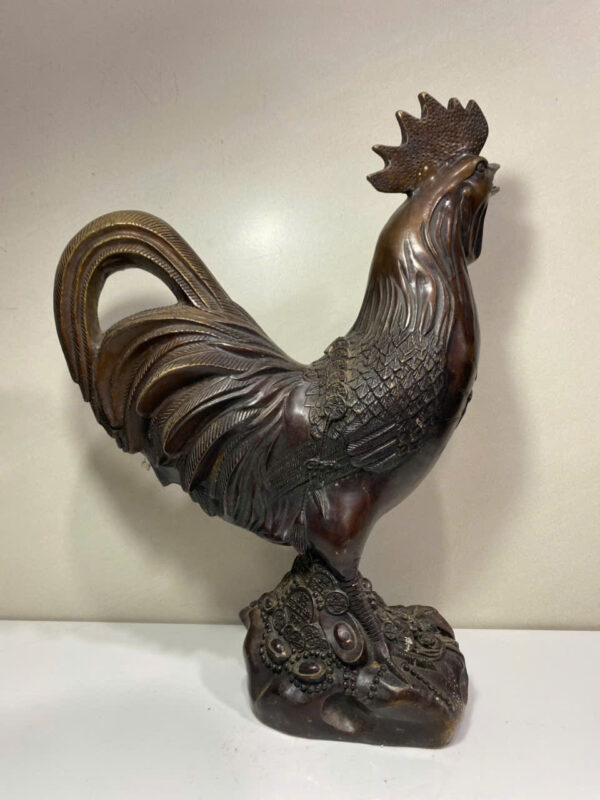 CHIẾN  KÊ  ĐỨNG  NÚI  TIỀN