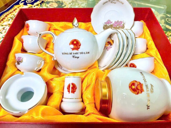 Bộ ấm chén thủ tướng