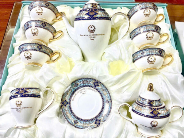 ấm chén in theo yêu cầu