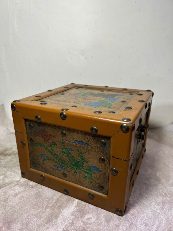 GIƯƠNG  GỖ   CŨ