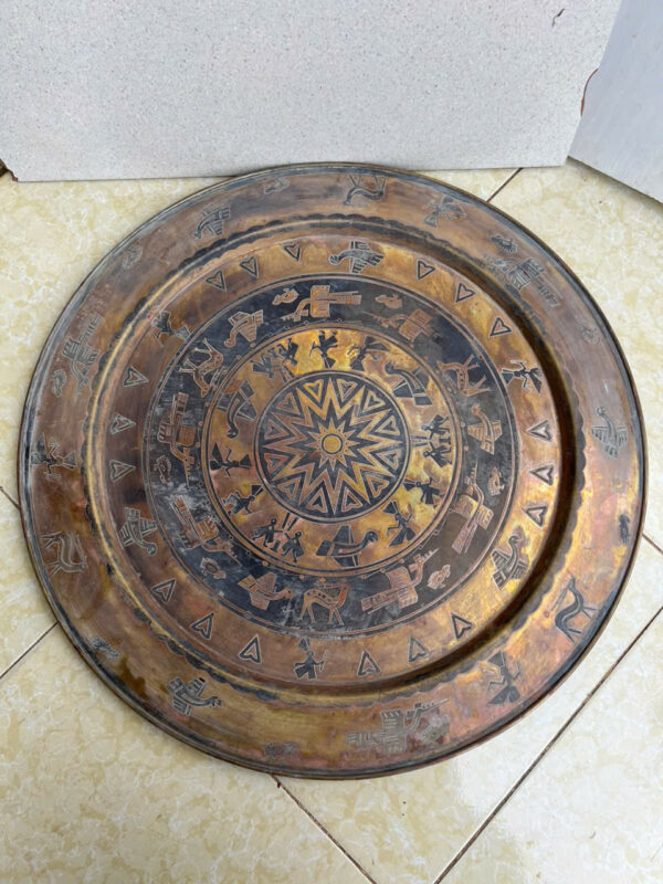 MÂM TRỐNG  NHÀ  DÂN  ĐANG CHƠI
