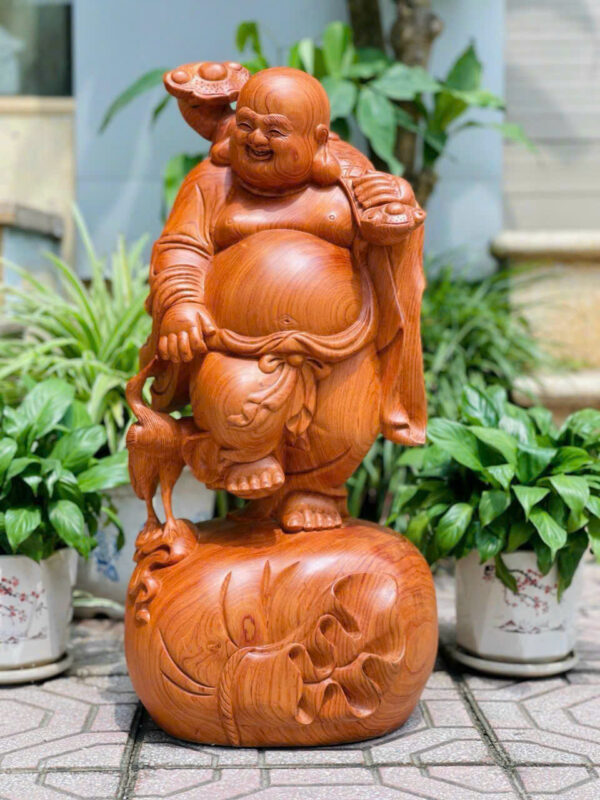 Di lặc dắt hạc cầm gậy như ý