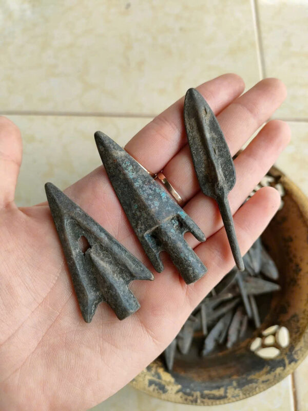 40 mũi giáo đồng cũ xưa - Hình ảnh 2