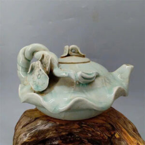 Ấm gốm sưu tầm