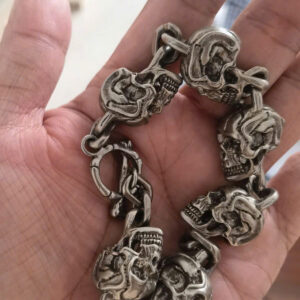 Vòng tay đầu lâu