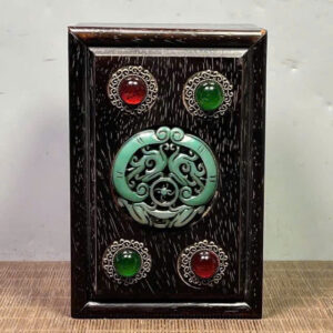 Hộp gỗ đính đá