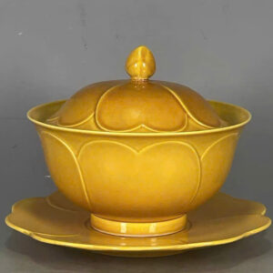 Chén trà hoàng kim