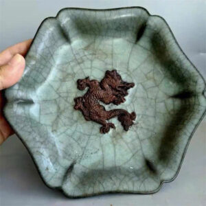 Đĩa gốm sứ men rạn chạm nổi rồng